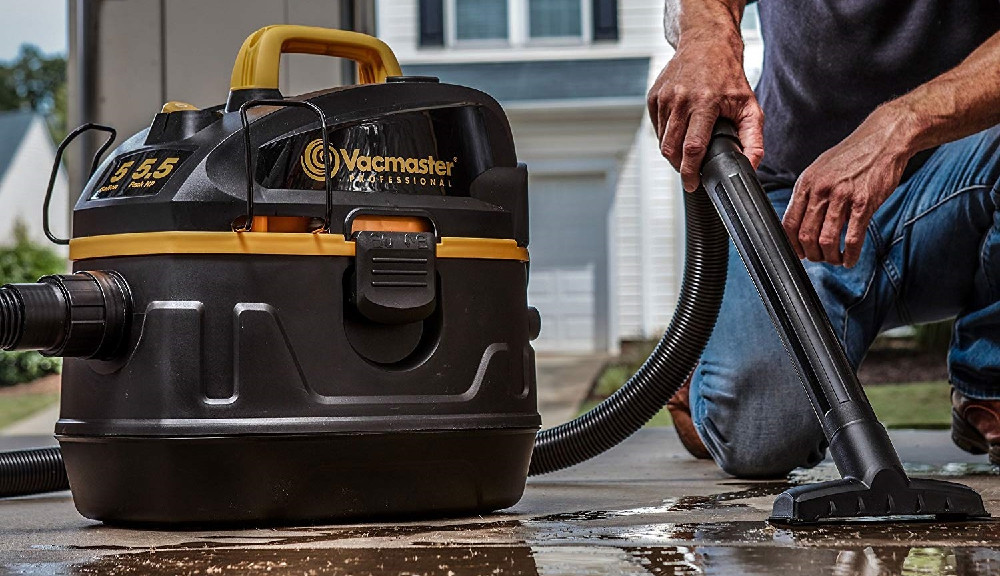 Can a wet dry vac pick up water?