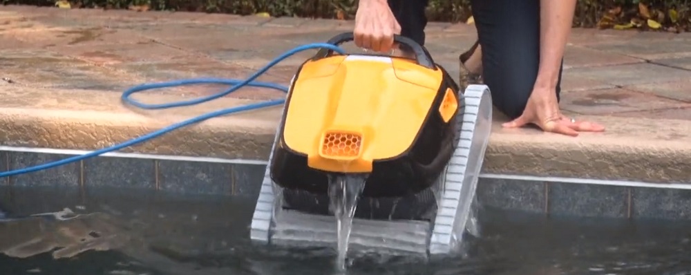 Lightweight-Robotic-Pool-Cleaners