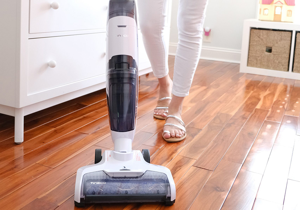 Tineco iFLOOR Cordless Wet Dry Vacuum Cleaner and Mop Review