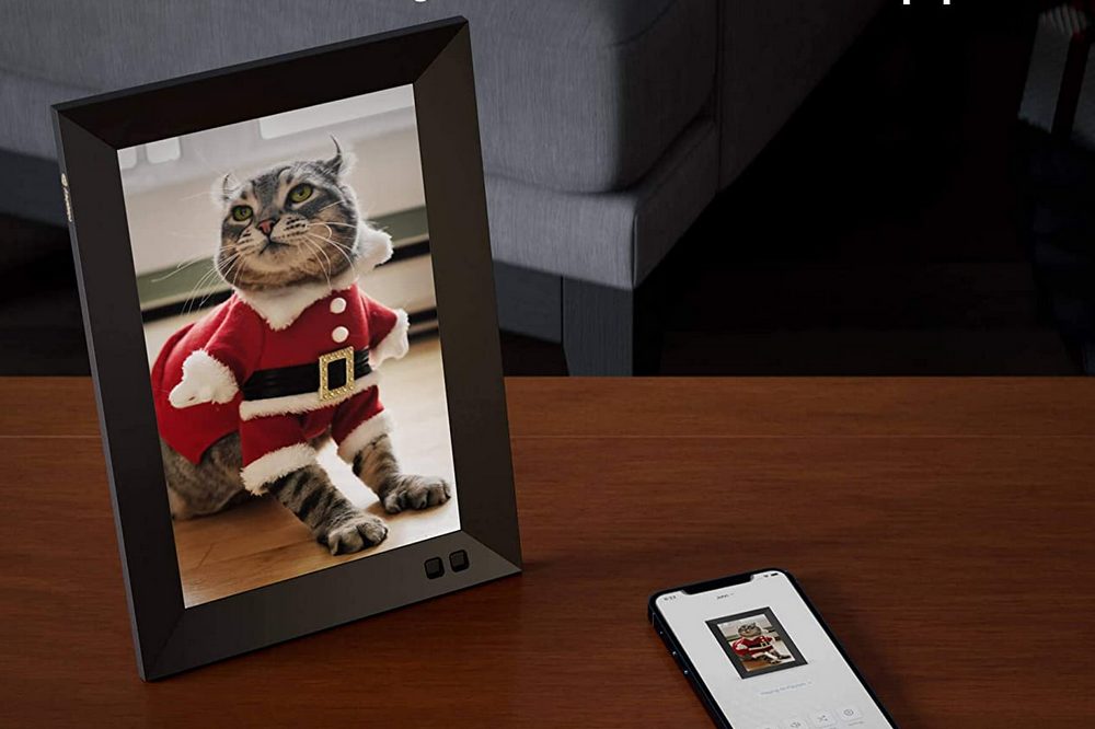 Nixplay Smart Digital Picture Frame Review