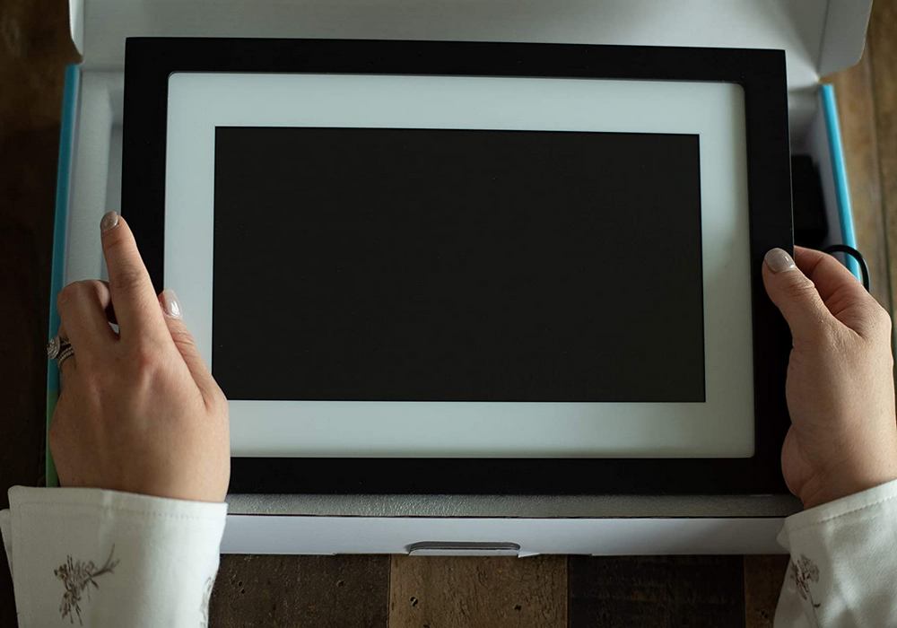 Skylight Frame 10 inch WiFi Digital Picture Frame